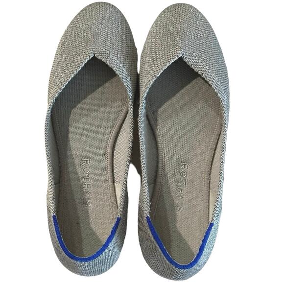 Rothy’s platinum metallic size 8
001-304 - Picture 1 of 14